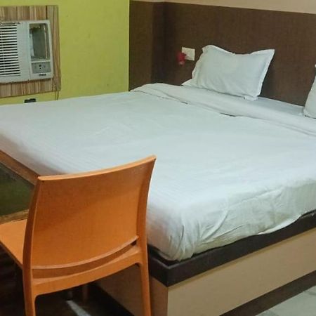 Hotel Crystal Inn Lakhnau Kültér fotó